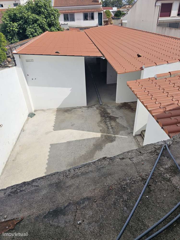 Moradia V5 com 10 Boxes para Cavalos no Coração da Golegã-23