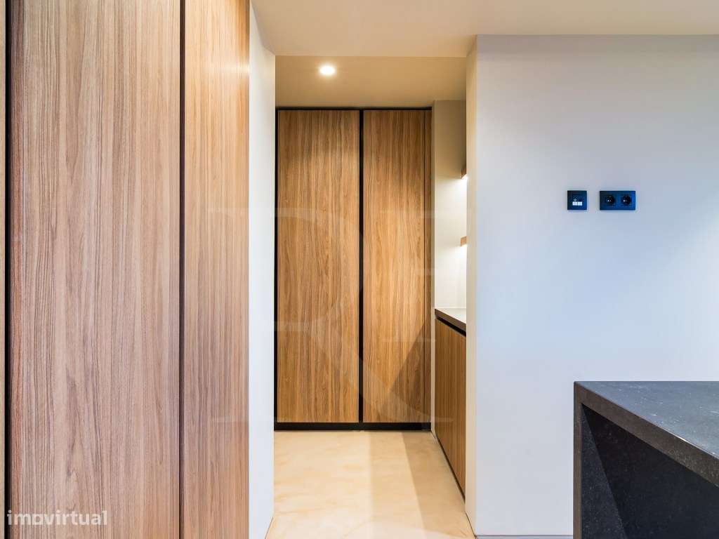 Moradia T5 com acabamentos de luxo e vista panorâmicas sobre a Baia...-14