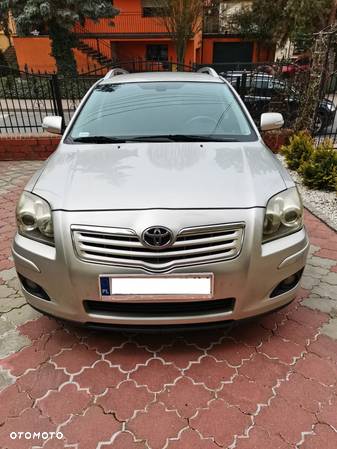 Toyota Avensis - 4