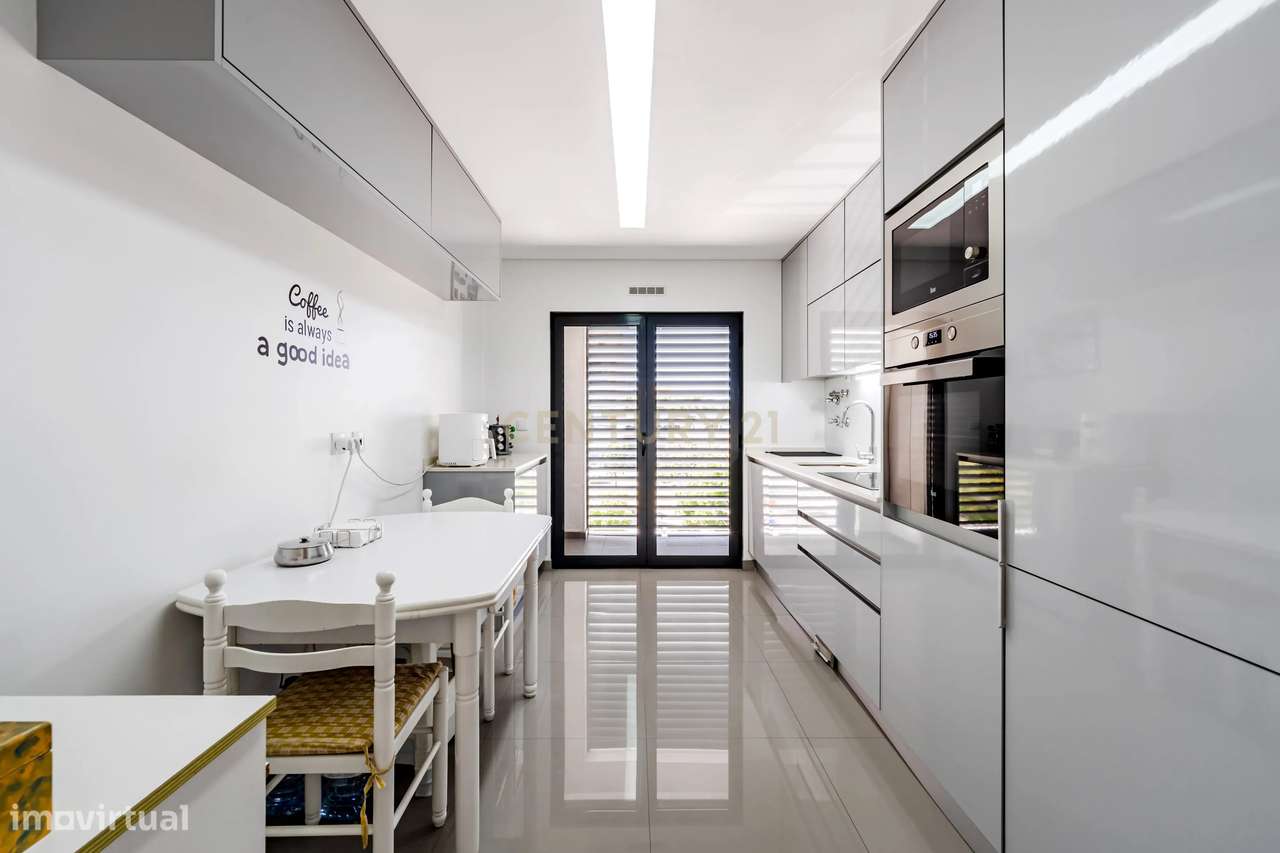 Excelente Apartamento T3+1 Duplex na Quinta da Fábrica, Vale de Milhaç-11