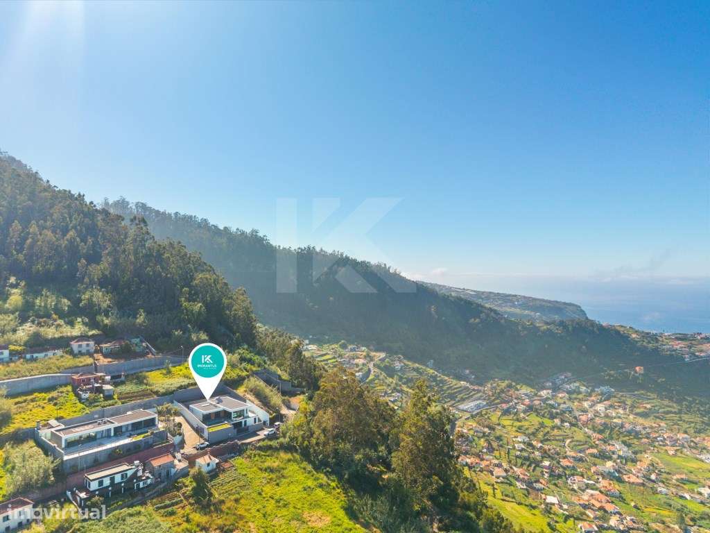 Moradia T3 com Piscina e Vista Mar no Arco da Calheta-41