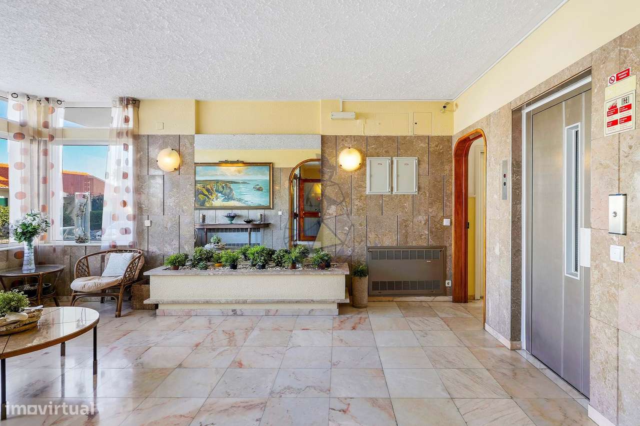 Apartamento T1  com Garagem e Piscina  no Coração da Praia da Rocha-45