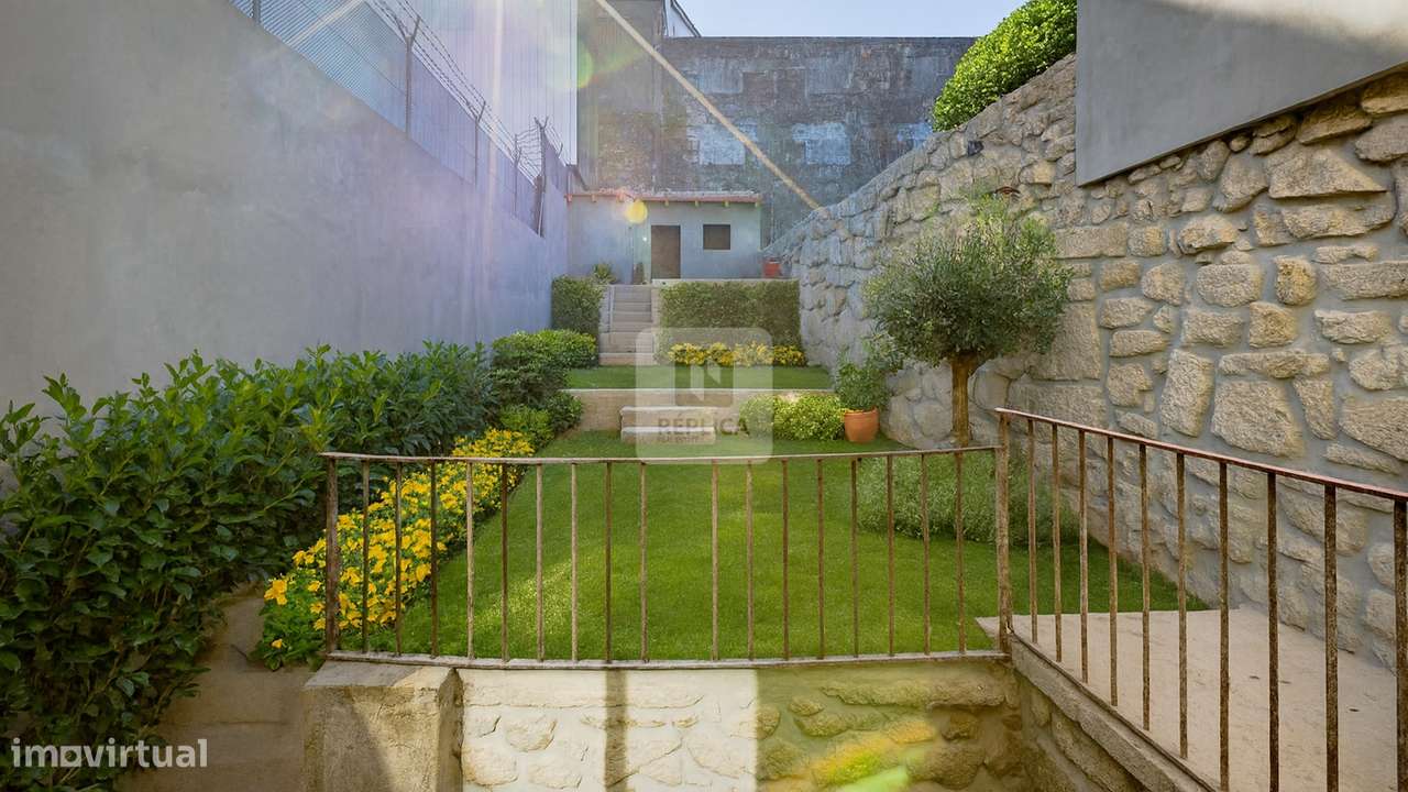 Apartamento T1 Duplex com Varanda no Bonfim, Porto - Grande imagem: 1/30