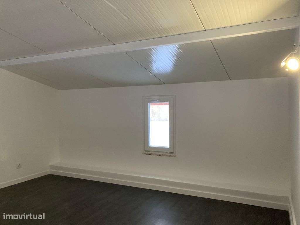 T1 remodelado com quintal para arrendar - Barreiro - Grande imagem: 3/9