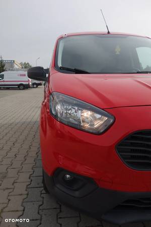 Ford Transit Courier - 24