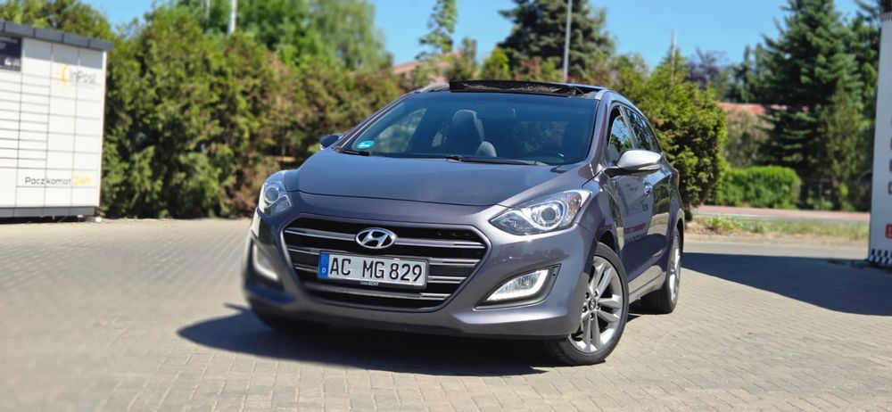 Hyundai i30 II blue Kombi 1.6 GDi YES Gold 2017