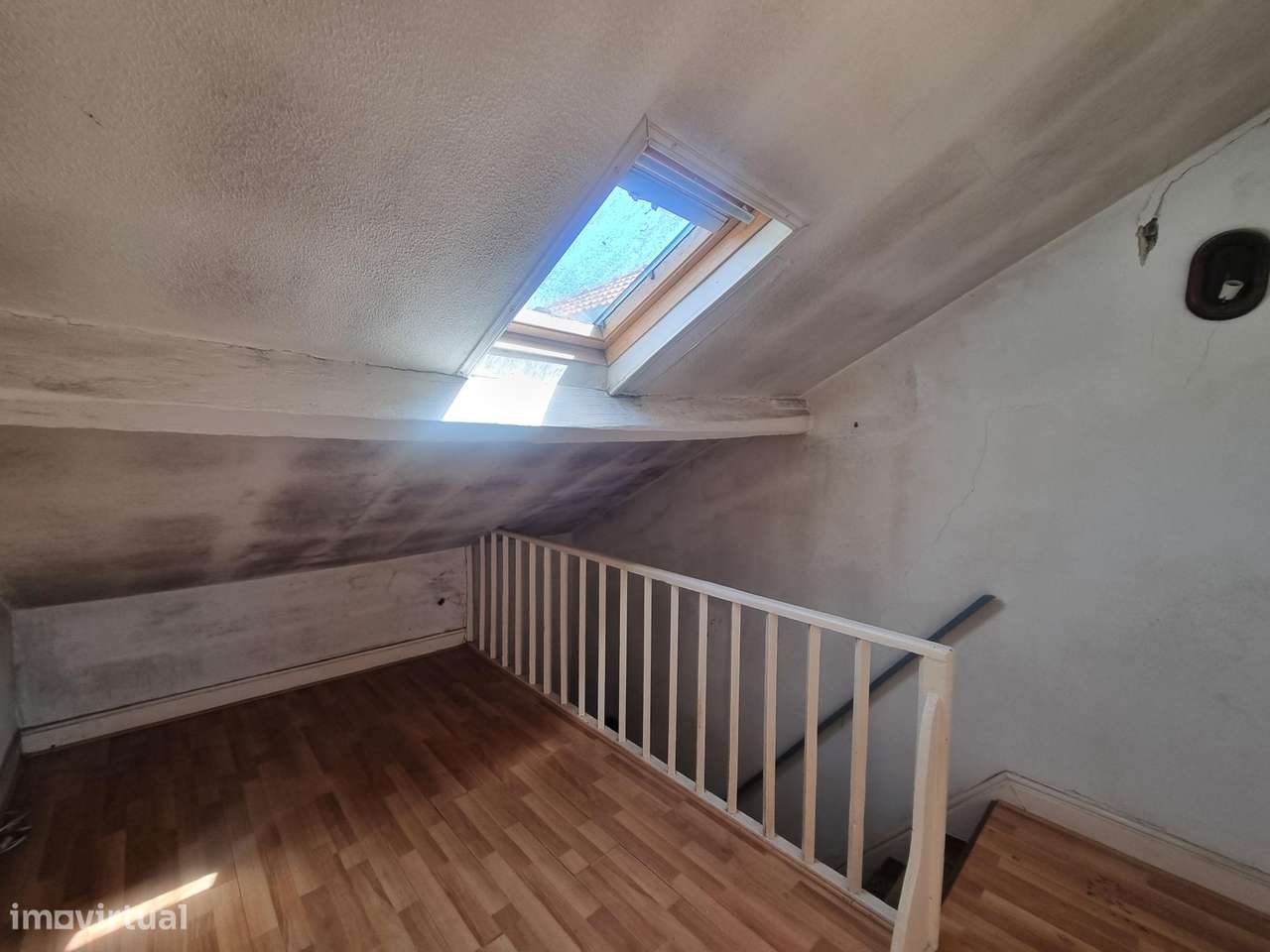 REF2010 - MORADIA C/Garagem e Jardim - Rua Duque Saldanha, Porto-11