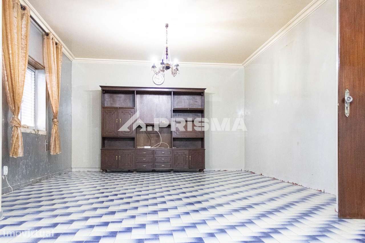 Moradia T5 com Espaço Exterior para Venda em Alcains - Grande imagem: 2/37