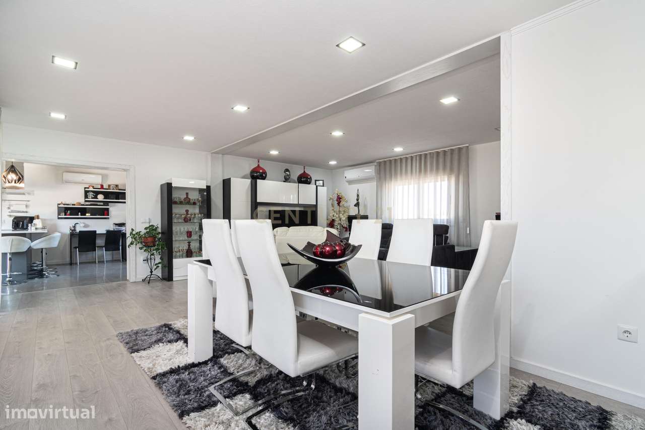 Moradia Independente com Piscina aquecida, Anexos e 3 BOXs (Riachos) - Grande imagem: 2/60