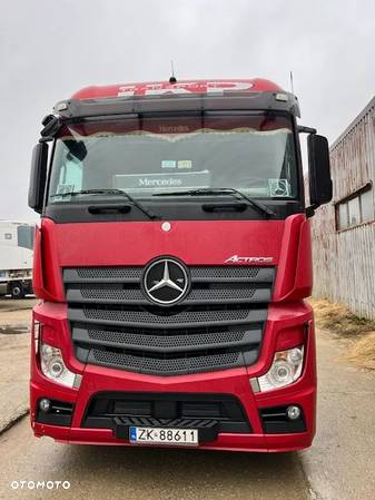 Mercedes-Benz ACTROS MP4 - 1