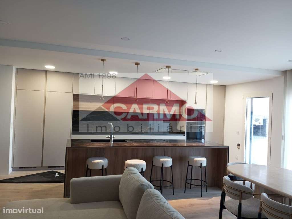 T3 com excelentes acabamentos lavandaria e Box.(Oferta da Escritura). - Grande imagem: 5/31