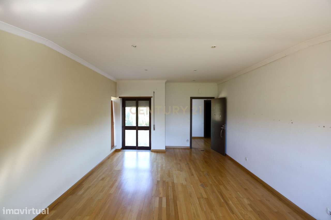 Moradia Isolada T5 em Silgueiros  - Oportunidade Única!-5