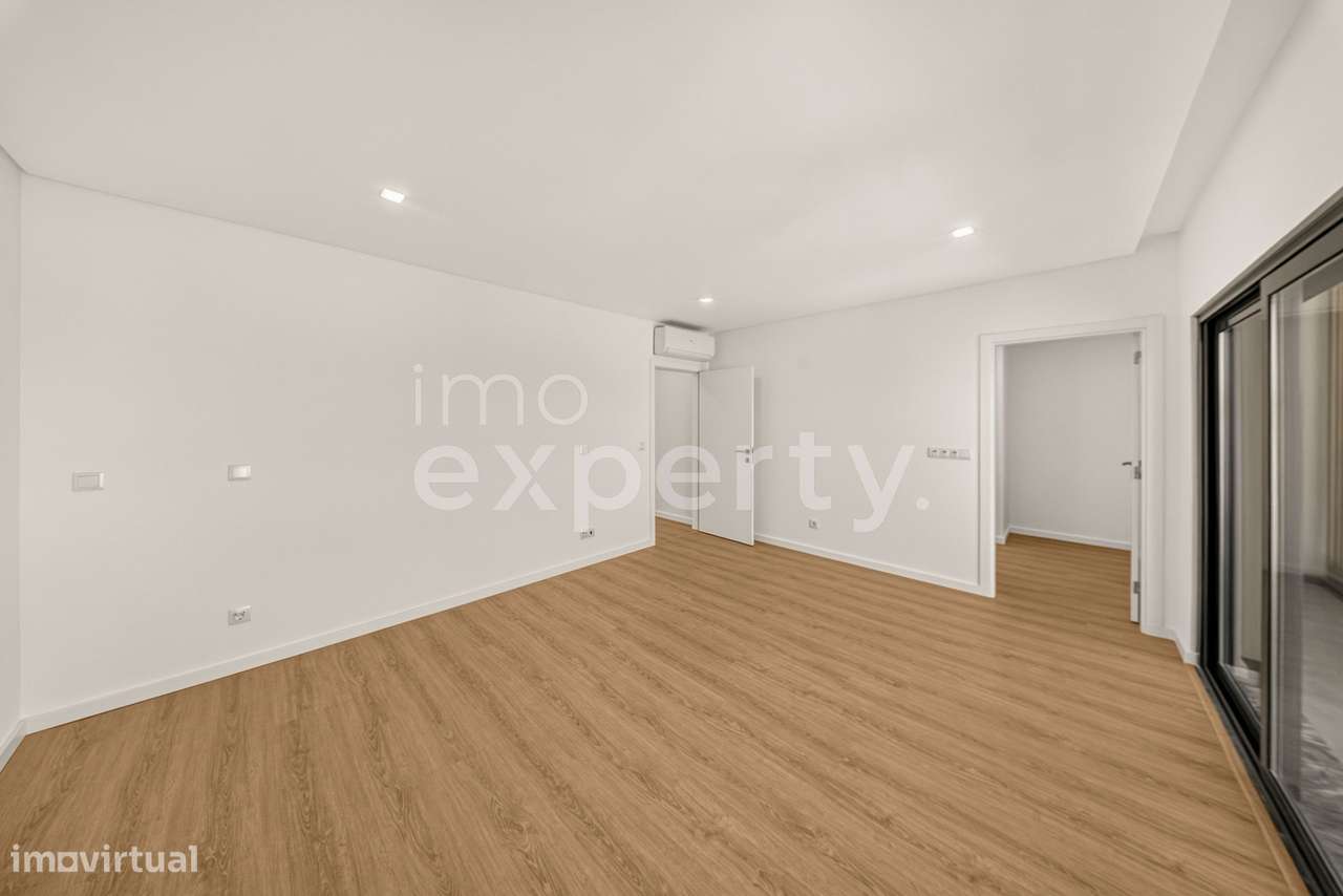 Moradia T5 de Luxo com piscina na Mealhada, Loures-23