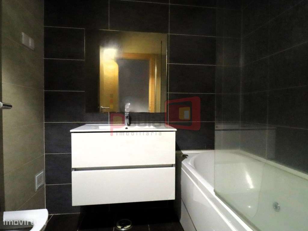 APARTAMENTO T3 COM PARQUEAMENTO - PEGÕES GARE-9