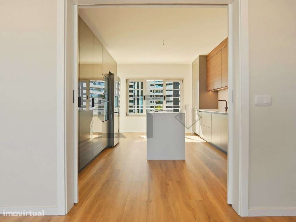 Penthouse T3 (possível T4) com Terraço, plena vista Rio e Garagem, ...-15