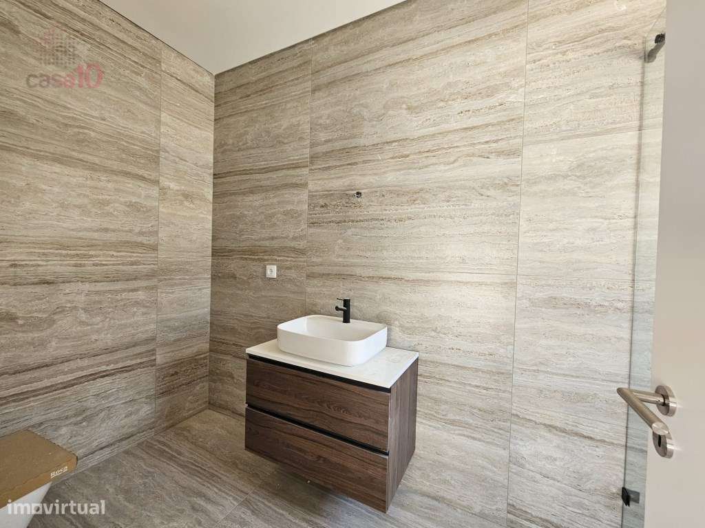 Moradia com piscina, para venda em Brejos de Azeitão-17