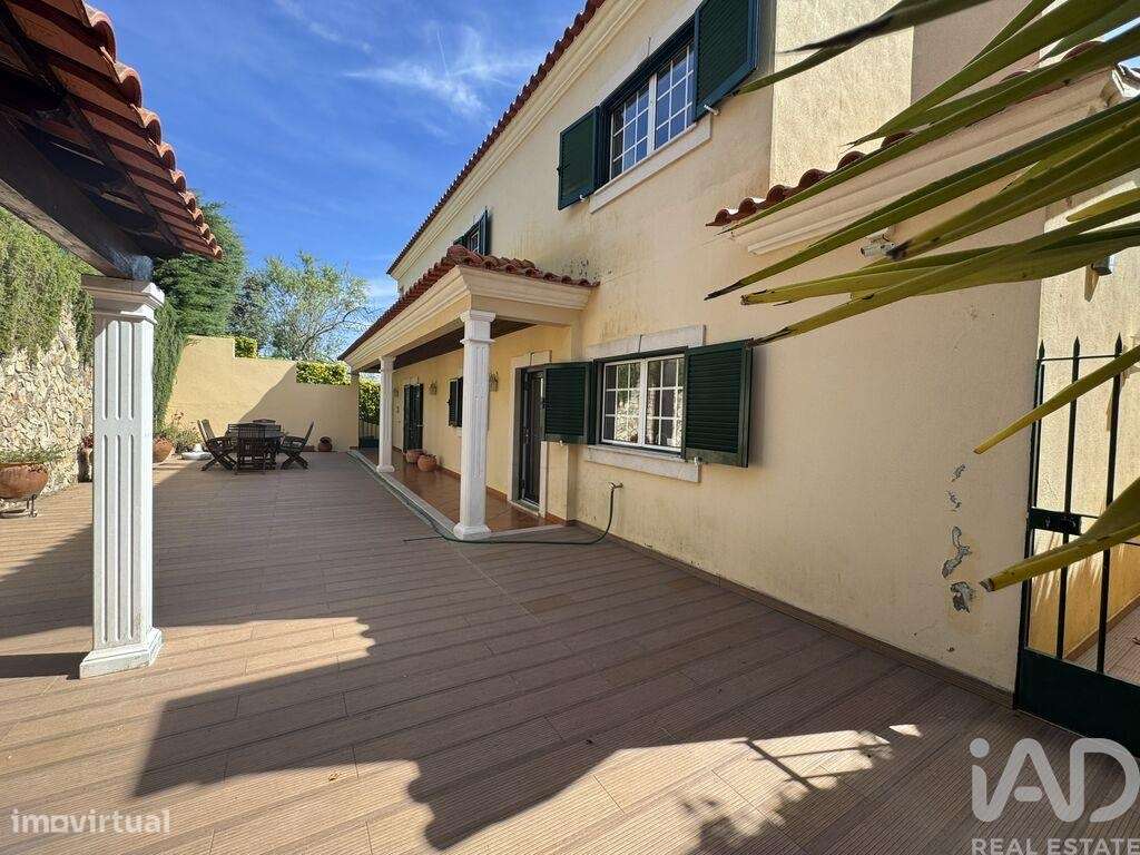 Moradia bi-familiar T5 em Tomar e Santa Maria dos Olivais de 230 m2-32