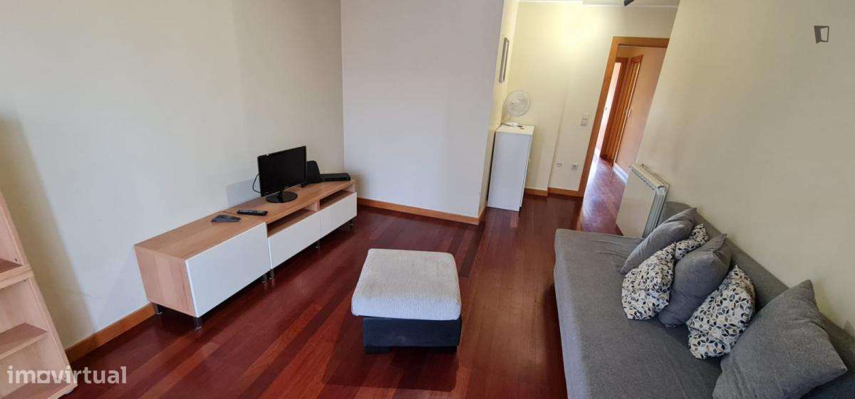 Apartamento com 1 quartos - localizado em Paranhos Porto - Grande imagem: 5/8