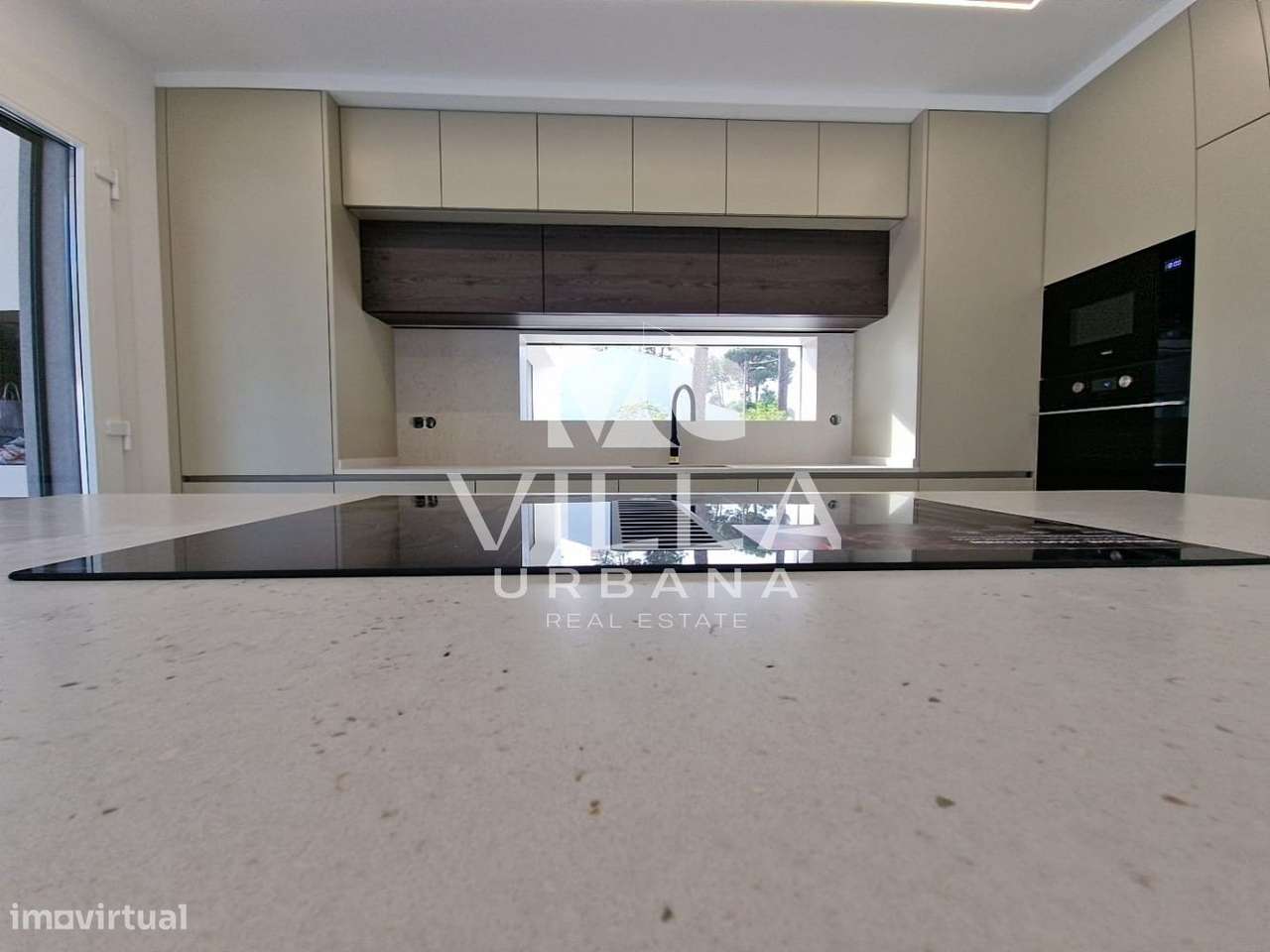 Moradia Isolada T4 com Piscina na Aroeira – A 5 Minutos da Praia da-21