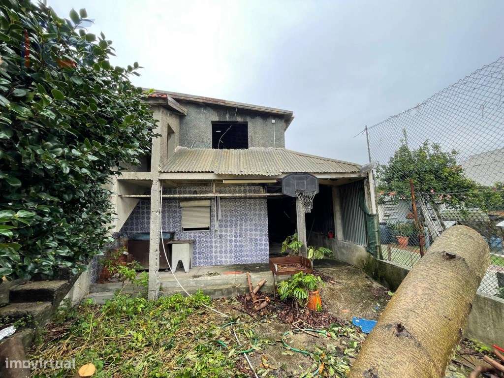 Moradia para recuperar ou demolir-6