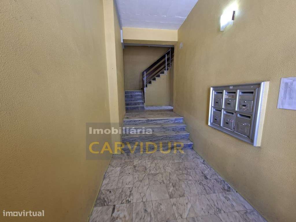 Moita T3 Boas áreas e excelente localização-26