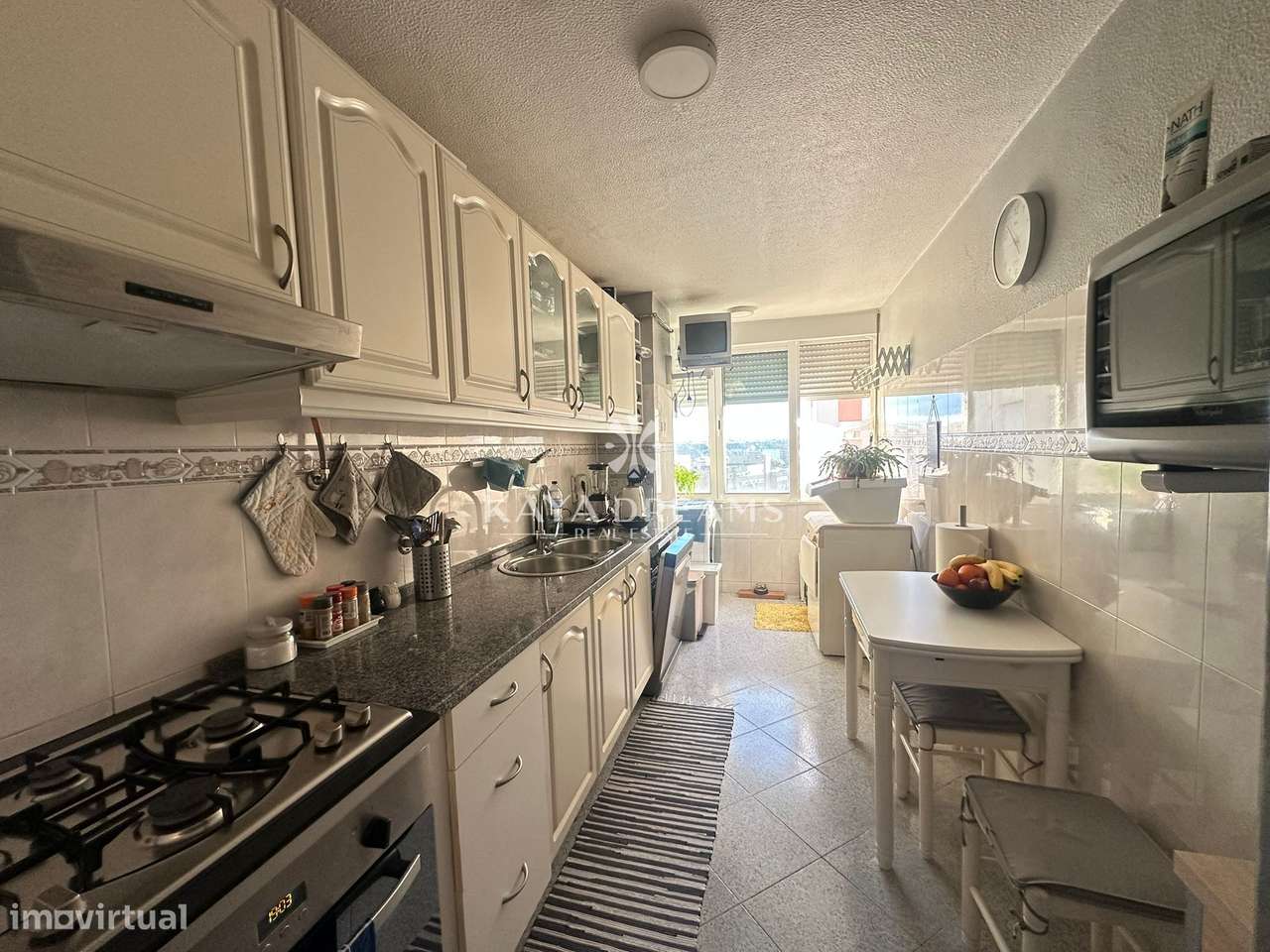 Excelente T3 Renovado em Santo António dos Cavaleiros, Loures-6