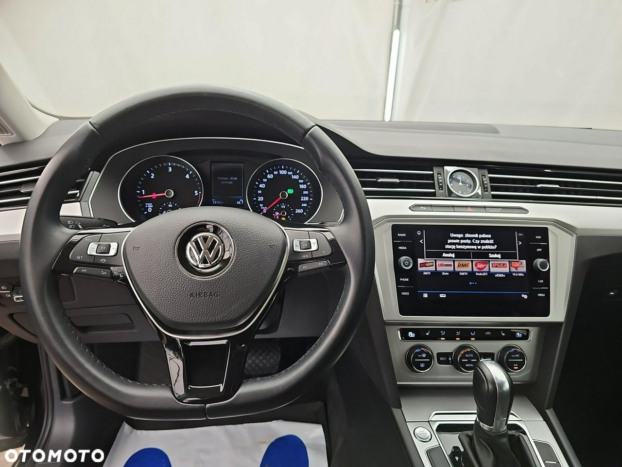 Volkswagen Passat - 24