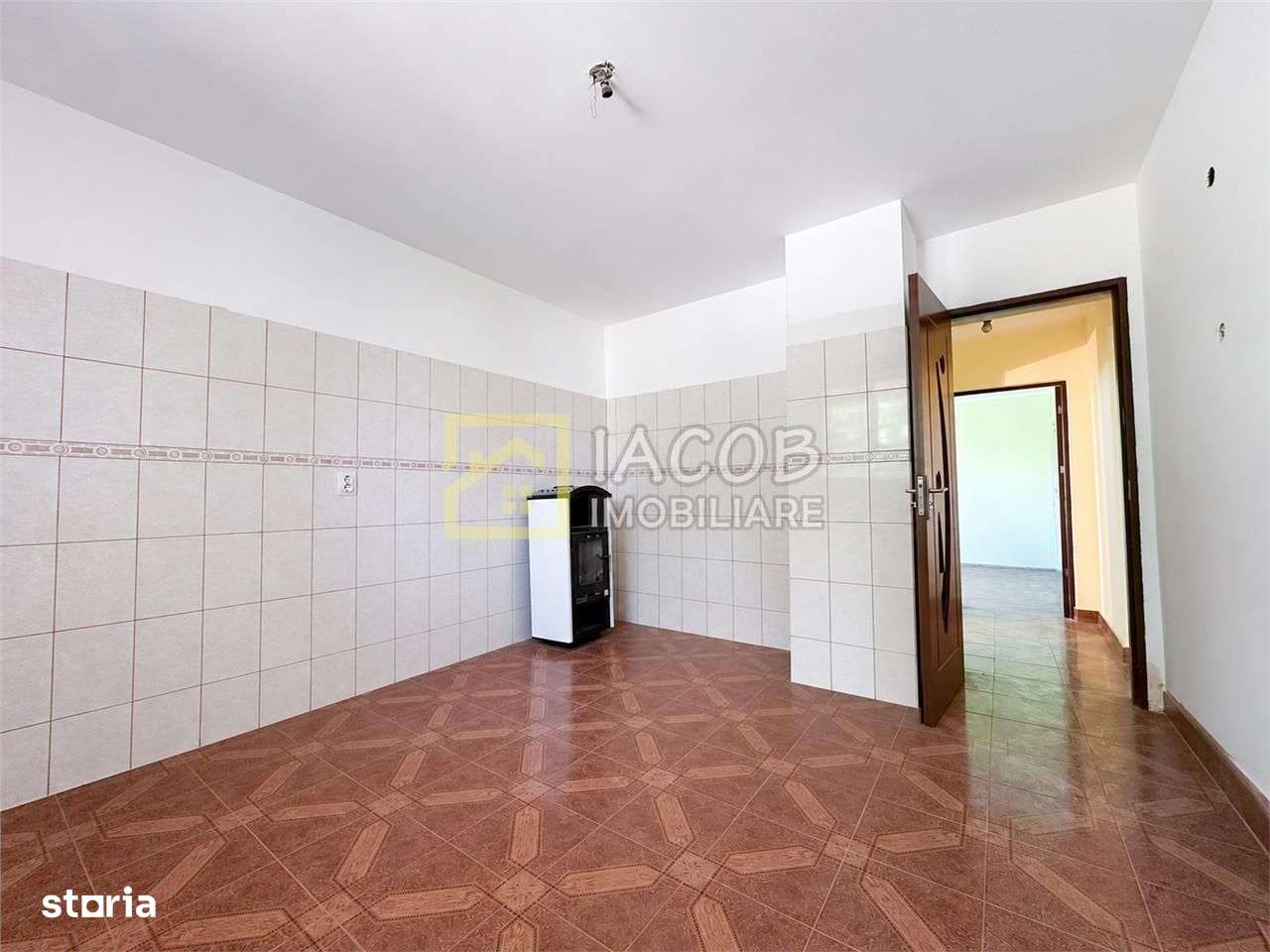Pachet rural: apartament + bucatarie de vara + boxa+ 2.500 mp teren, D-2