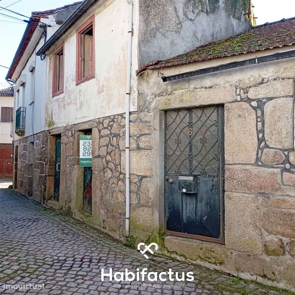 Moradia para restaurar em Tondela, com grande potencial e localização - Grande imagem: 3/14