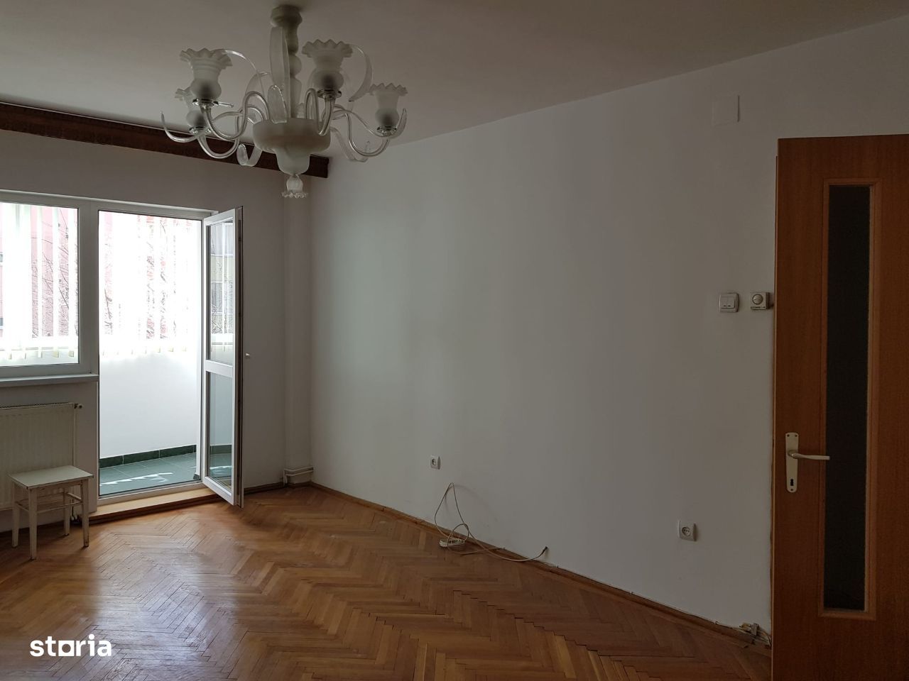 Apartament 3 camere decomandat 2 bai etaj 1 Calea Bucuresti