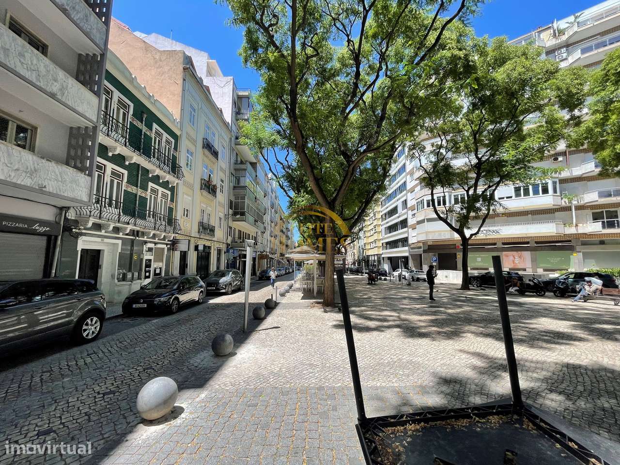 Apartamento T5 convertido num Luxuoso T3 – Av. Conde Valbom, Avenidas-23