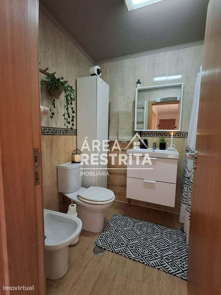 Apartamento T2 com elevador e parqueamento nos Fidalguinhos-9