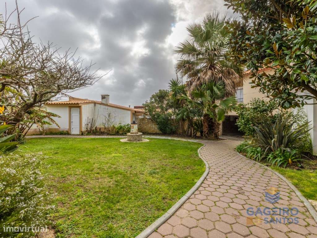 Moradia T2 com Jardim e Churrasqueira a 5 Minutos da Praia-24