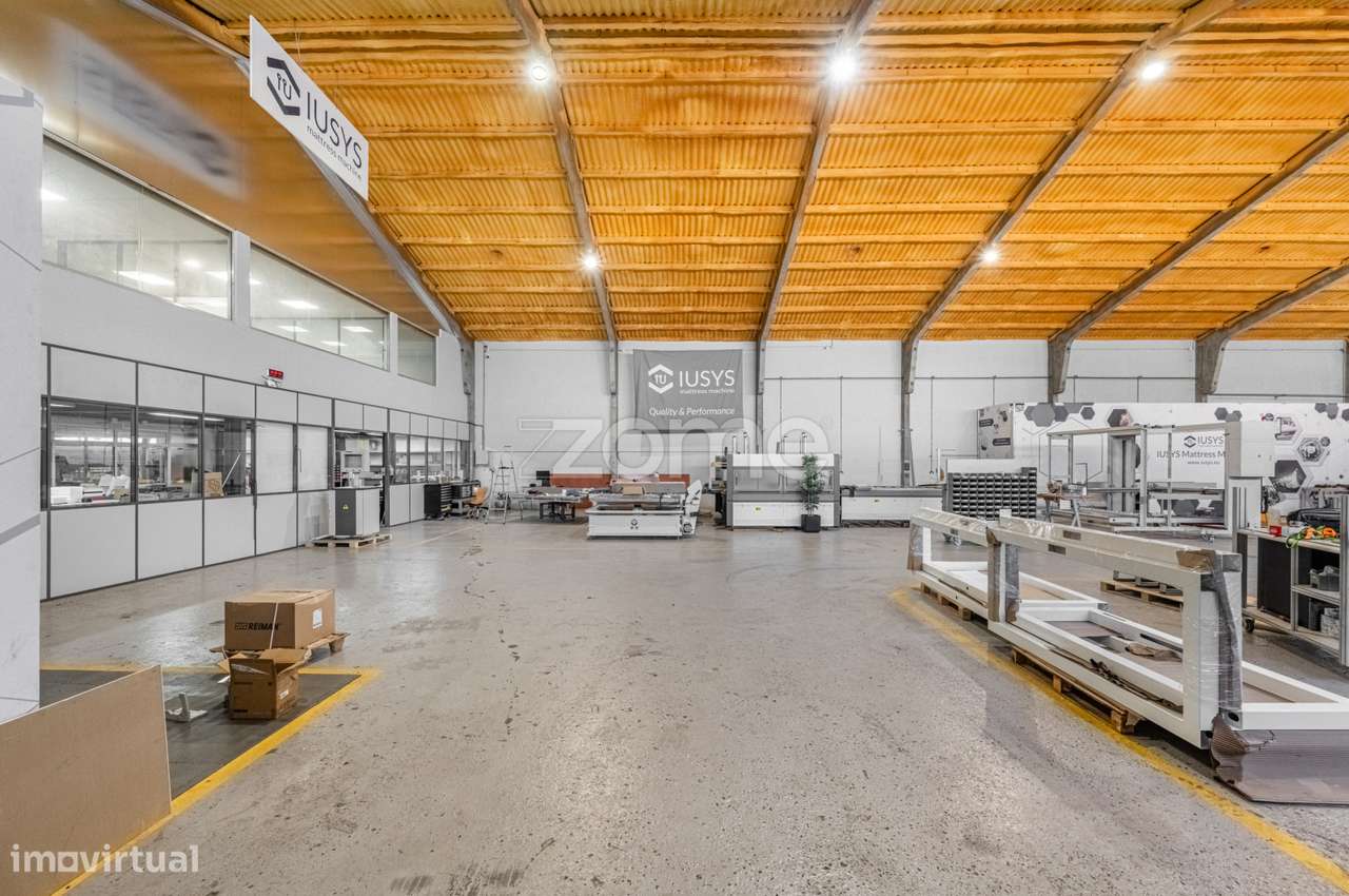 Armazém, 1 100 m², Sandim, Olival, Lever e Crestuma - Grande imagem: 4/43