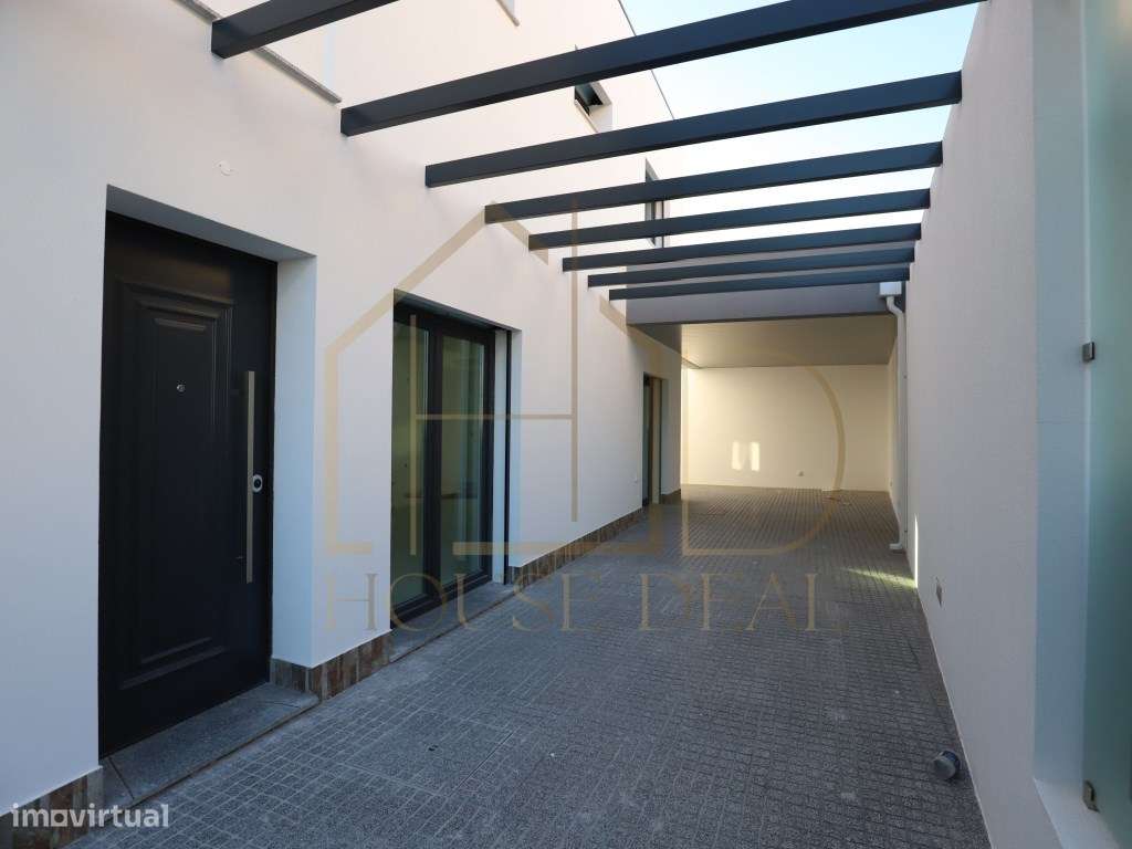 PRONTA! Moradia T3 com Pérgola. Pinhal do General. Fernão Ferro - Grande imagem: 4/38