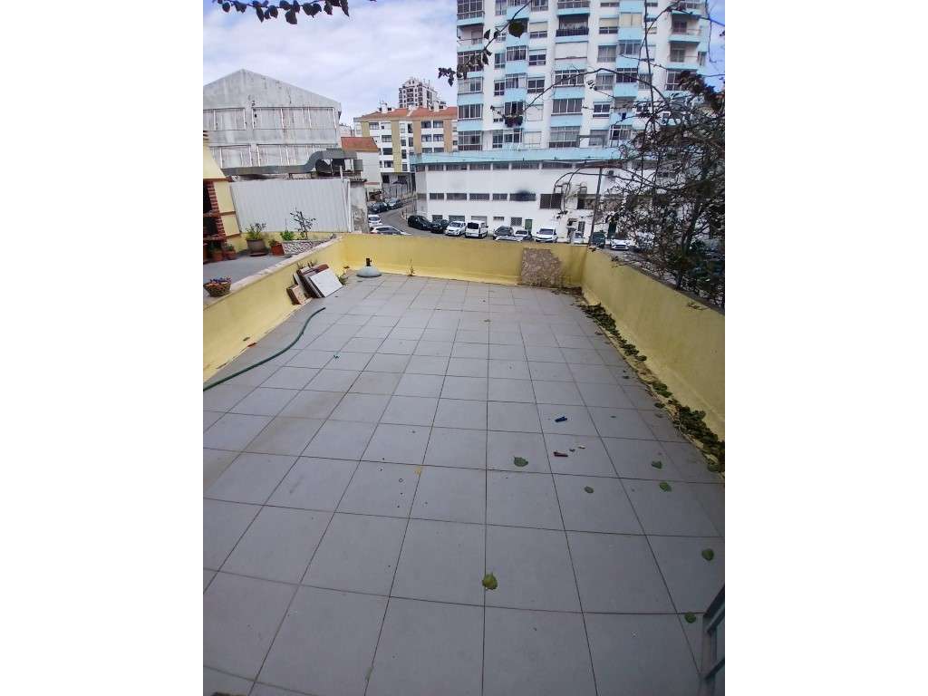 T2 com Garagem e arrecadação , Centro de Mem Martins - Grande imagem: 3/25