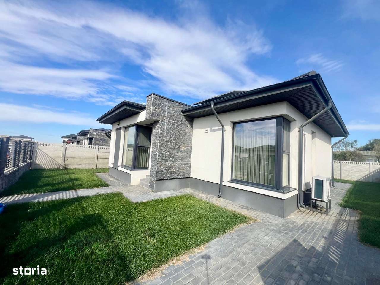 Casa individuala | P+Pod | 3 camere | Panouri solare-1