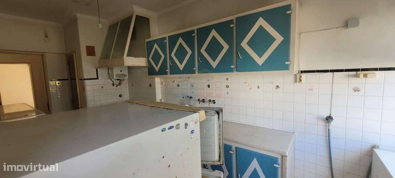 Centro Mem Martins - T4 para remodelação-31