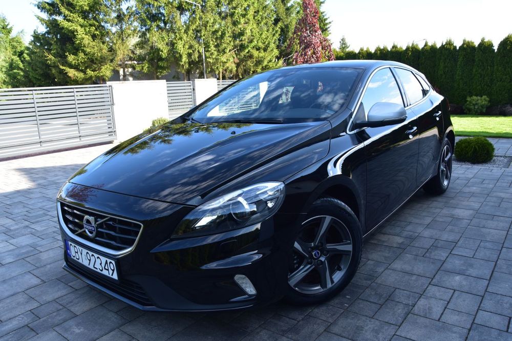 Volvo V40 II D2 Drive-E R-Design Momentum 2016