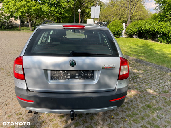 Skoda Octavia Combi 2.0 TDI DPF 4x4 Scout - 5