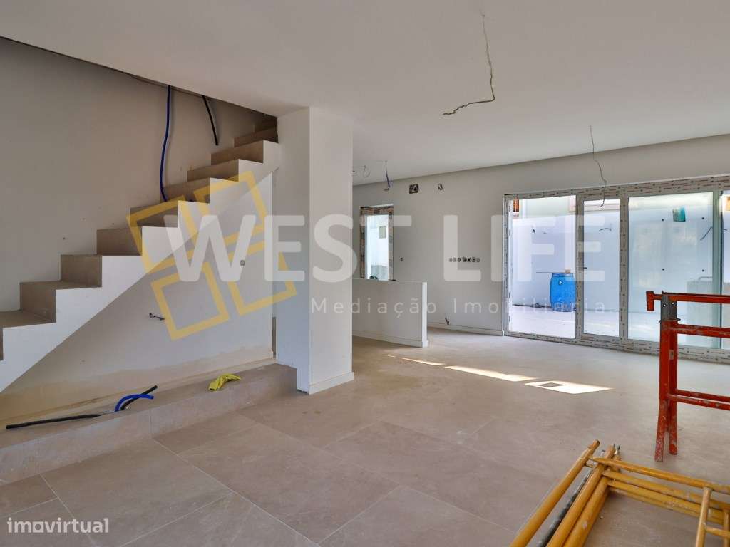 Moradia Independente T4 TOTALMENTE RENOVADA - Terraço e Logradouro ... - Grande imagem: 5/26