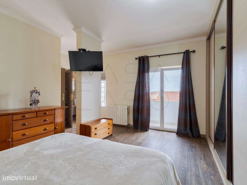 Moradia T4 com garagem, jardim, piscina e barbeque junto à Quinta d...-16