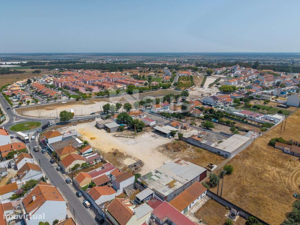 Terreno composto por 2 lotes Urbanos - Área total 5857m2 - Grande imagem: 3/20