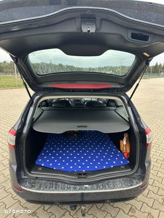 Ford Mondeo 2.0 TDCi Ambiente - 18