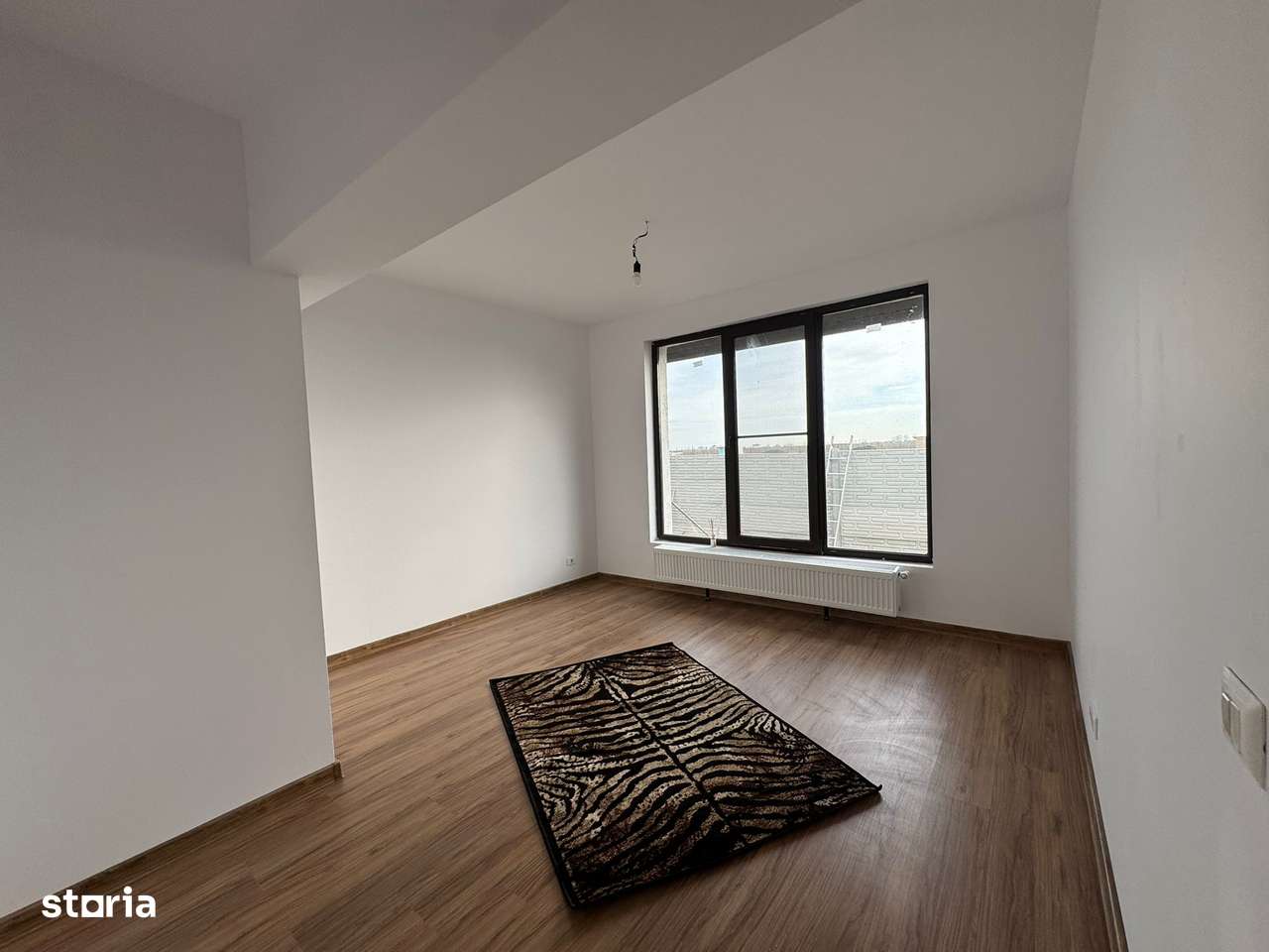 Casă pe parter || 3 camere 1 baie || teren 380 mp || - Imagine principală: 5/10