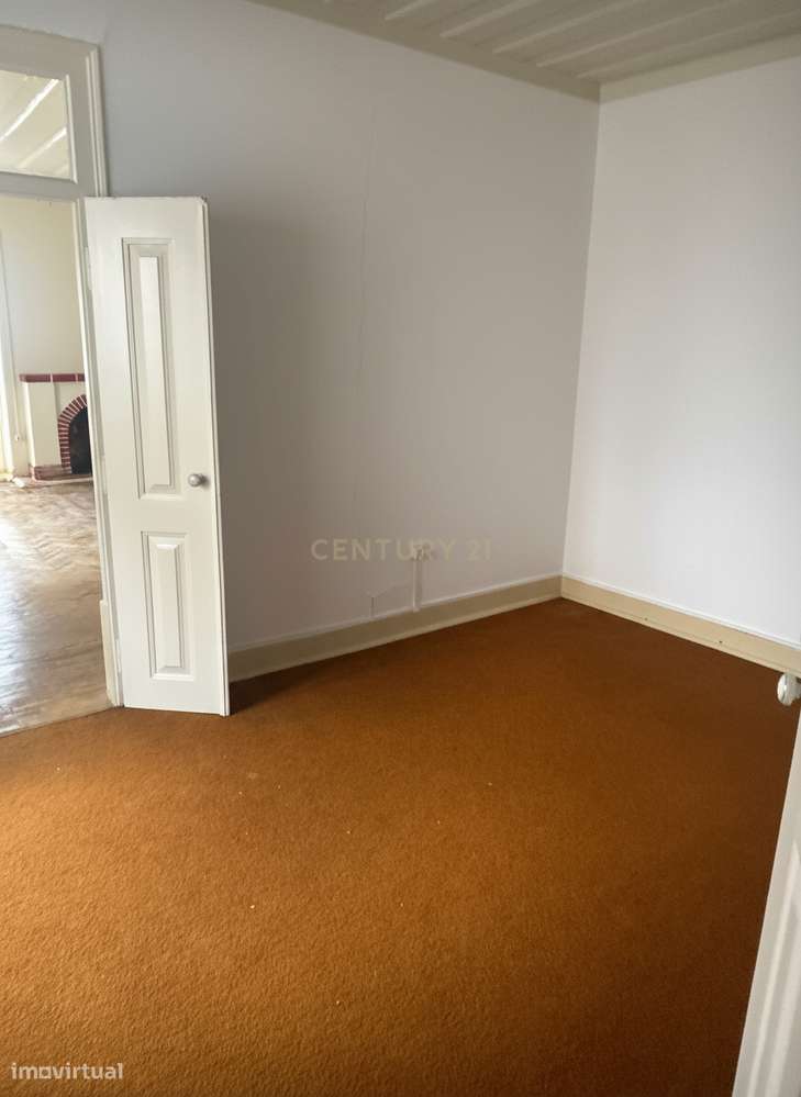 Moradia T5 com Grande Potencial | Salvaterra de Magos-11