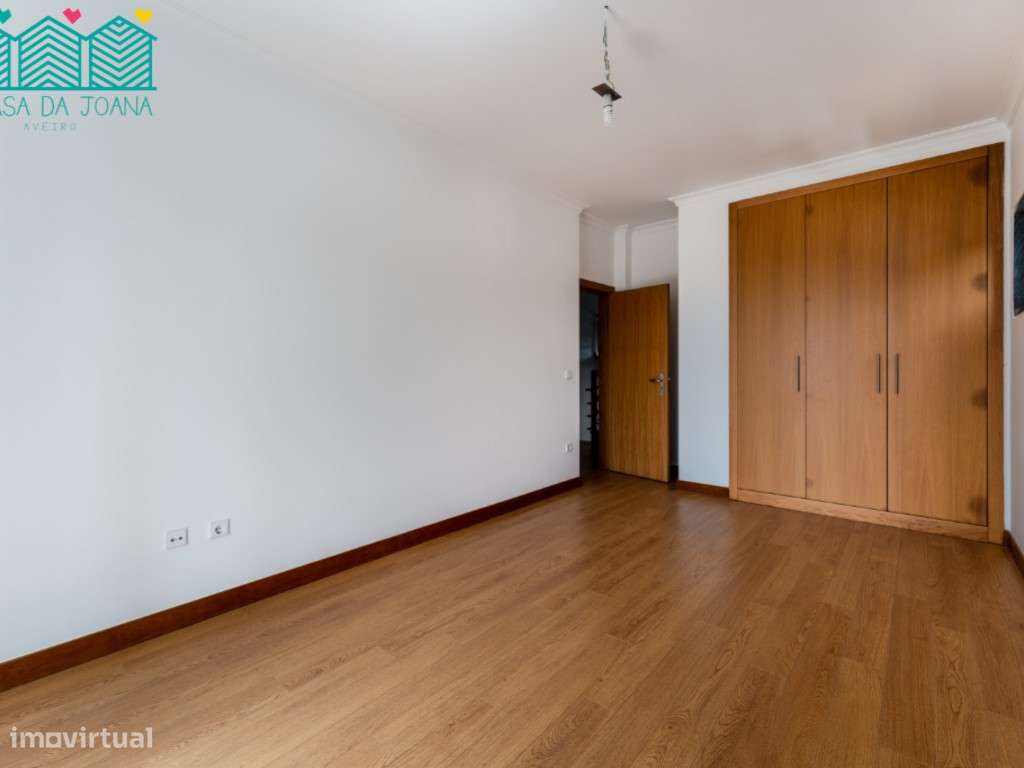 Moradia T5 com Jardim e Garagem em Oeiras-20