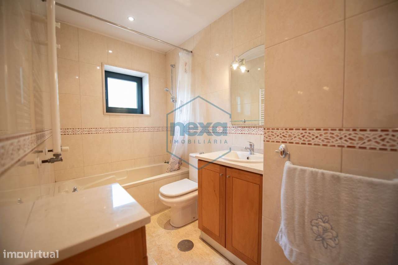 Moradia inserida em Quinta-37