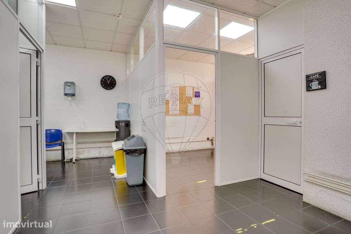 Armazém  para arrendamento - Grande imagem: 2/12