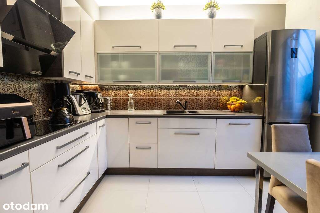 3 pok. z dużym tarasem i działką w centrum Marek-4